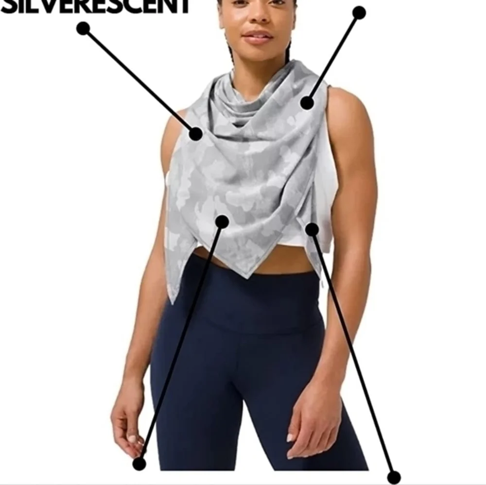 Lululemon all you need‎ camo scarf